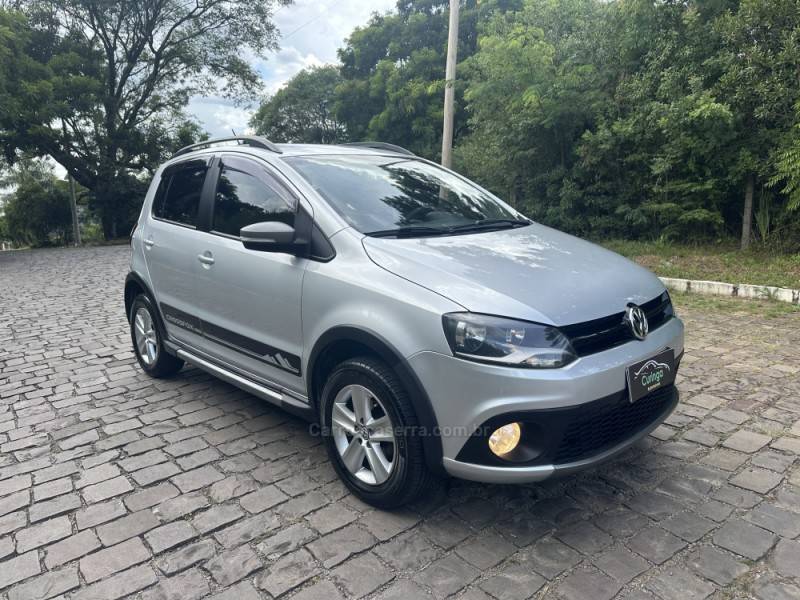 VOLKSWAGEN - CROSSFOX - 2011/2012 - Prata - R$ 43.900,00