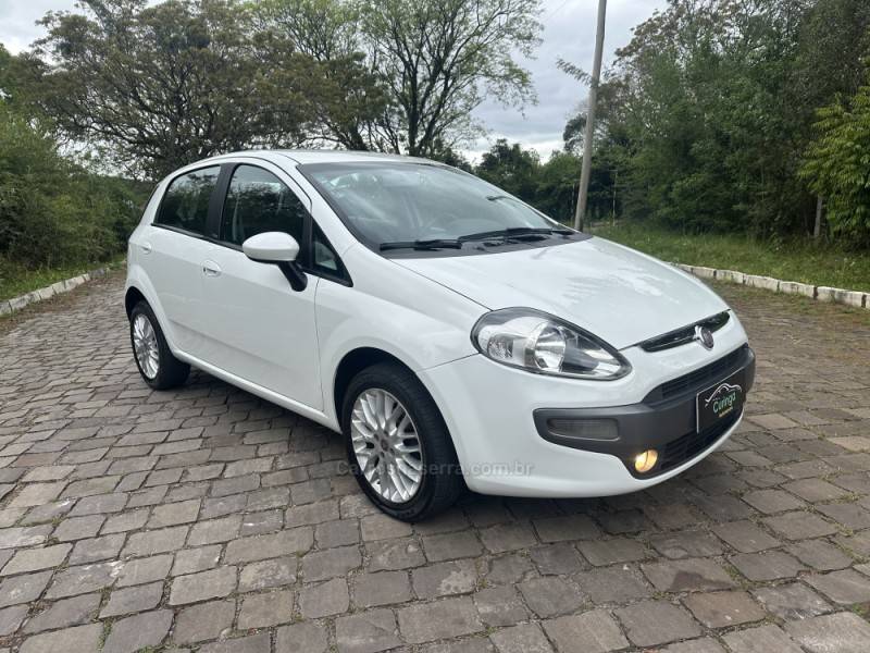 FIAT - PUNTO - 2013/2013 - Branca - R$ 41.900,00
