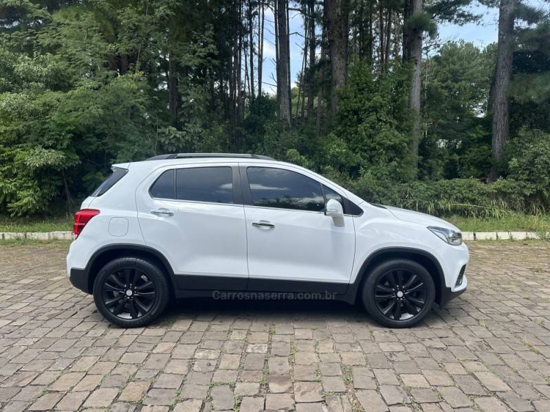 CHEVROLET - TRACKER - 2018/2019 - Branca - R$ 93.900,00