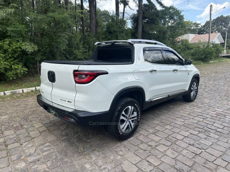 FIAT - TORO - 2018/2018 - Branca - R$ 98.900,00