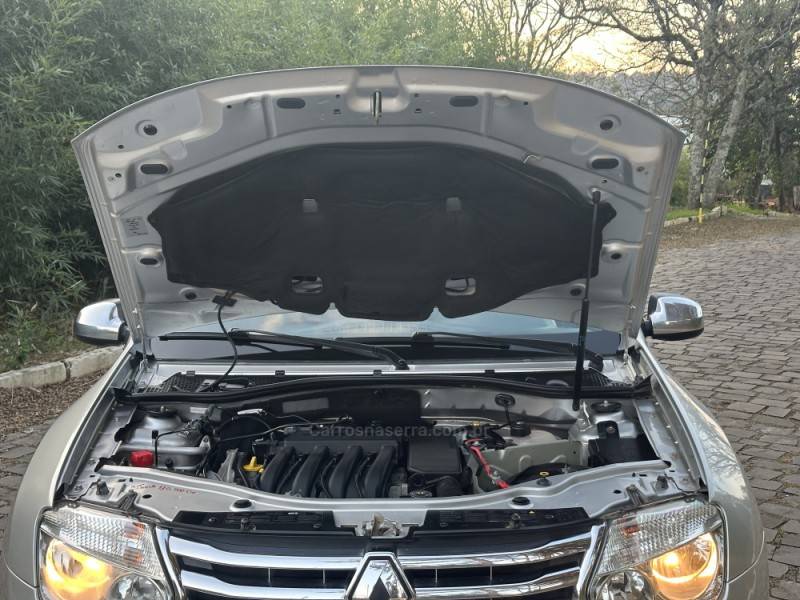 RENAULT - DUSTER - 2015/2015 - Prata - R$ 58.900,00