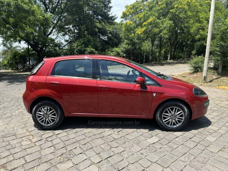 FIAT - PUNTO - 2014/2014 - Vermelha - R$ 41.900,00