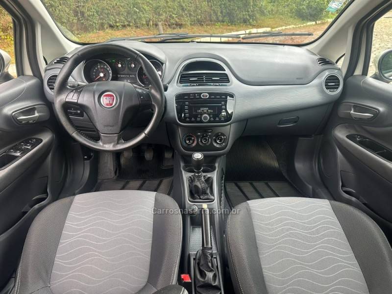 FIAT - PUNTO - 2013/2013 - Branca - R$ 41.900,00