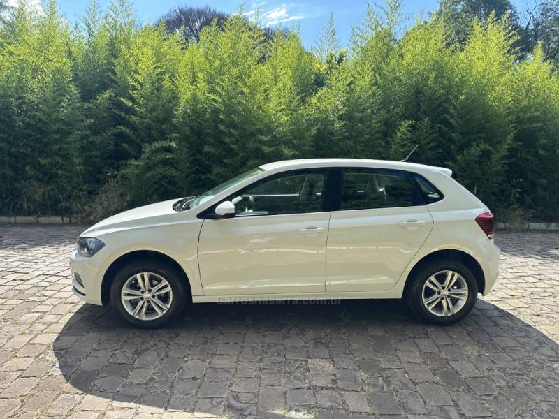VOLKSWAGEN - POLO - 2018/2018 - Branca - R$ 61.900,00