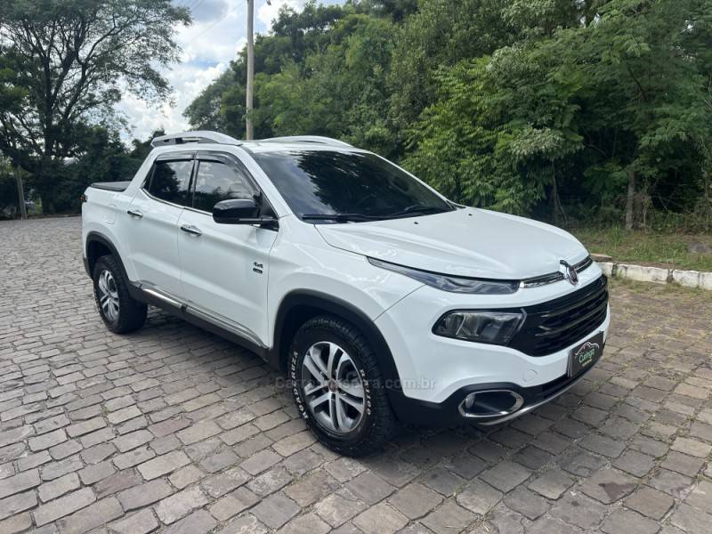 FIAT - TORO - 2018/2018 - Branca - R$ 98.900,00