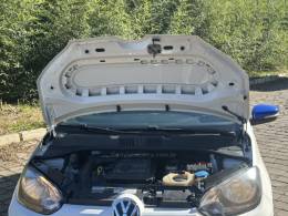 VOLKSWAGEN - UP - 2017/2017 - Branca - R$ 57.900,00