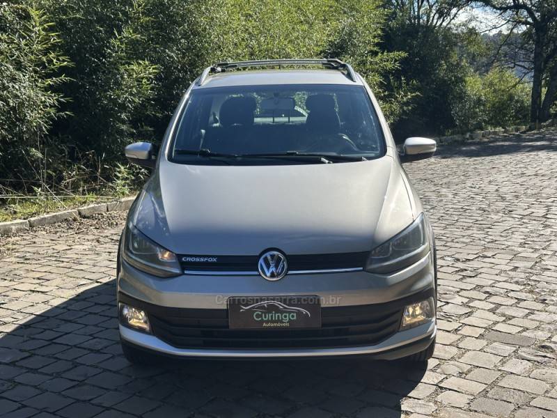 VOLKSWAGEN - CROSSFOX - 2015/2015 - Prata - R$ 54.900,00