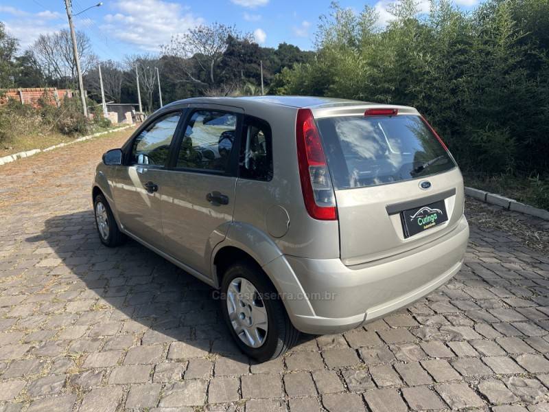 FORD - FIESTA - 2012/2013 - Prata - R$ 30.900,00