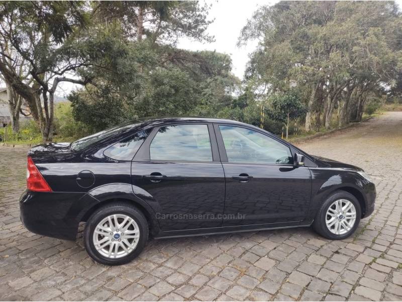 FORD - FOCUS - 2013/2013 - Preta - R$ 43.900,00