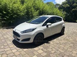 FORD - FIESTA - 2014/2015 - Branca - R$ 45.900,00