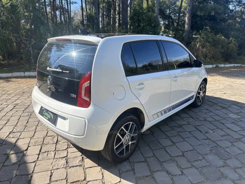 VOLKSWAGEN - UP - 2017/2017 - Branca - R$ 57.900,00