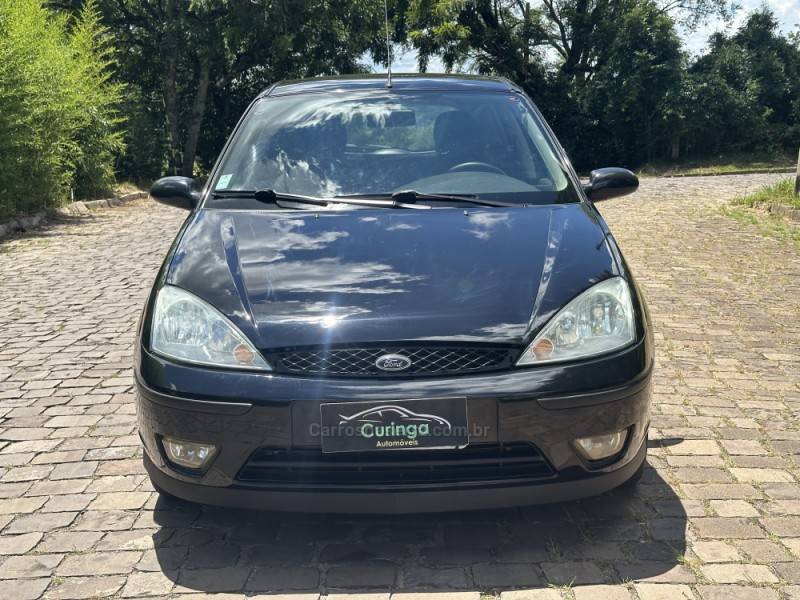 FORD - FOCUS - 2006/2007 - Preta - R$ 24.900,00