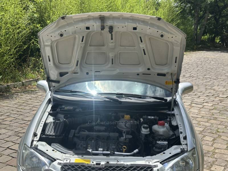 CHEVROLET - CLASSIC - 2013/2013 - Prata - R$ 30.900,00