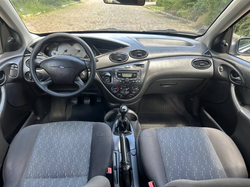 FORD - FOCUS - 2006/2007 - Preta - R$ 24.900,00