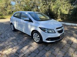 CHEVROLET - ONIX - 2014/2015 - Branca - R$ 49.900,00