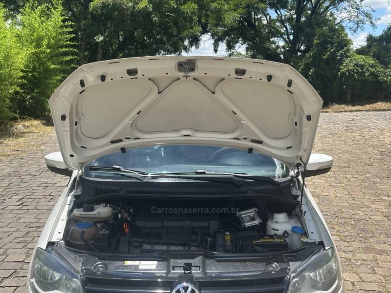 VOLKSWAGEN - FOX - 2013/2013 - Branca - R$ 34.500,00