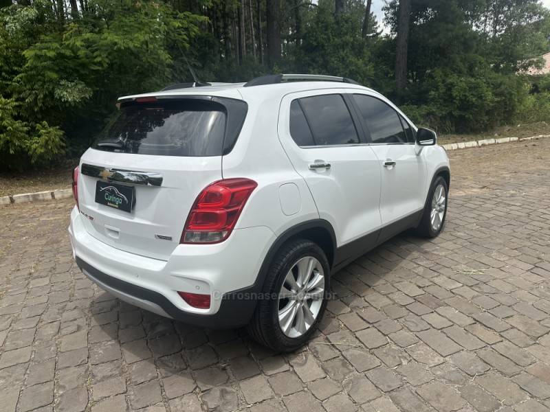 CHEVROLET - TRACKER - 2018/2018 - Branca - R$ 89.900,00
