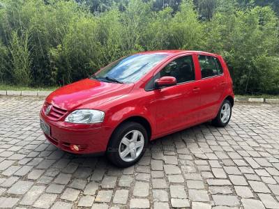 VOLKSWAGEN - FOX - 2004/2005 - Vermelha - R$ 24.500,00