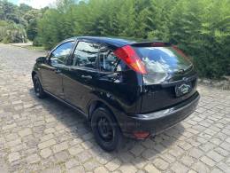FORD - FOCUS - 2006/2007 - Preta - R$ 24.900,00