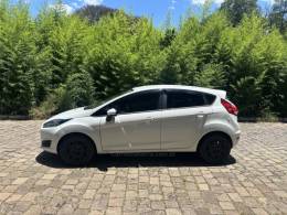 FORD - FIESTA - 2014/2015 - Branca - R$ 45.900,00