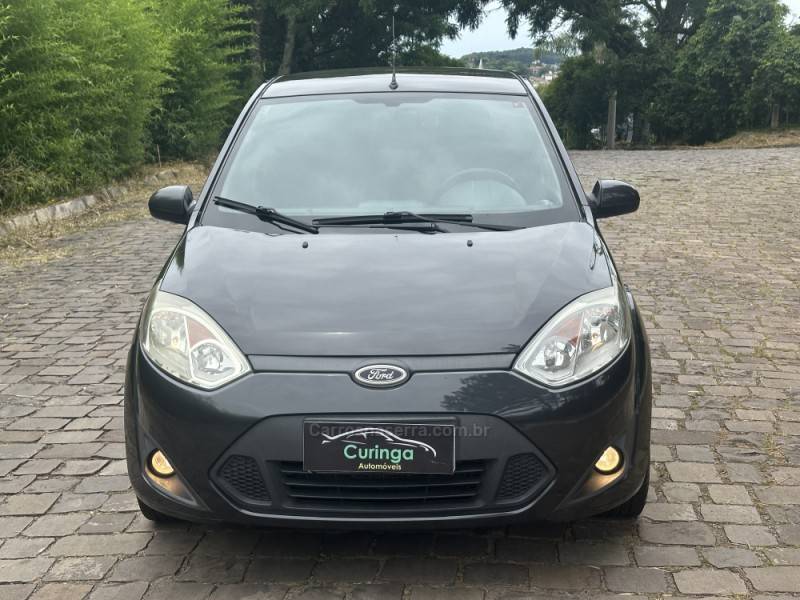 FORD - FIESTA - 2010/2011 - Cinza - R$ 32.900,00