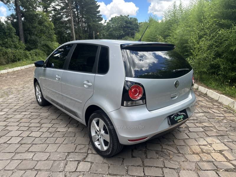 VOLKSWAGEN - POLO - 2014/2014 - Prata - R$ 47.900,00