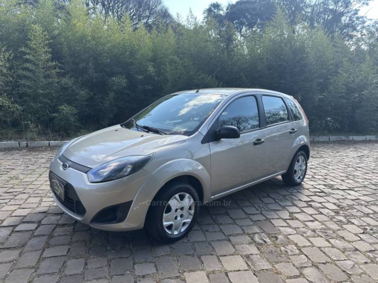 FORD - FIESTA - 2012/2013 - Prata - R$ 30.900,00