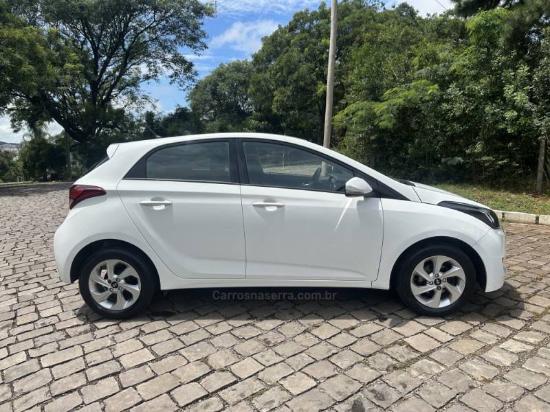 HYUNDAI - HB20 - 2017/2017 - Branca - R$ 61.900,00