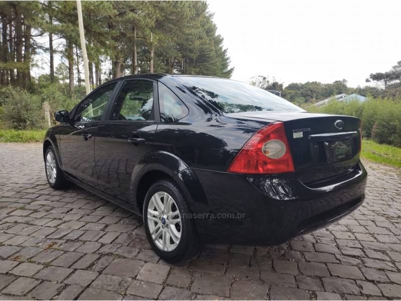 FORD - FOCUS - 2013/2013 - Preta - R$ 43.900,00