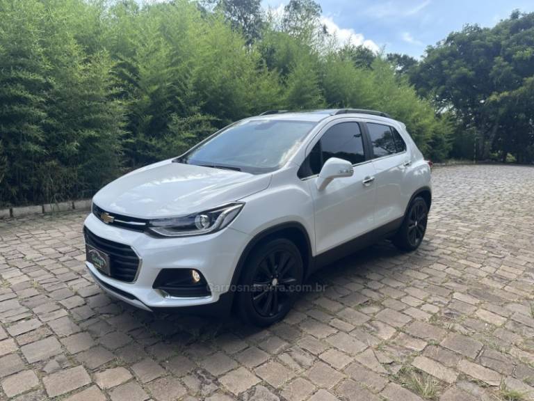 CHEVROLET - TRACKER - 2018/2019 - Branca - R$ 93.900,00