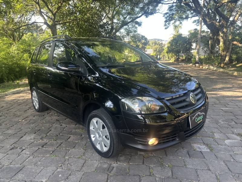 VOLKSWAGEN - SPACEFOX - 2009/2009 - Preta - R$ 32.500,00