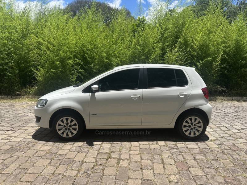 VOLKSWAGEN - FOX - 2013/2013 - Branca - R$ 34.500,00