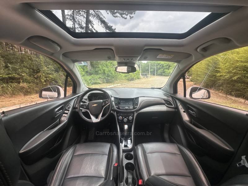 CHEVROLET - TRACKER - 2018/2018 - Branca - R$ 89.900,00