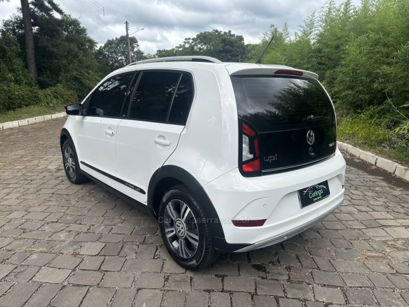 VOLKSWAGEN - UP - 2018/2018 - Branca - R$ 62.900,00