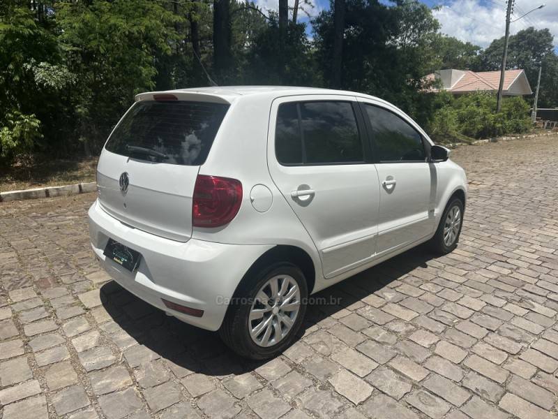 VOLKSWAGEN - FOX - 2013/2013 - Branca - R$ 34.500,00