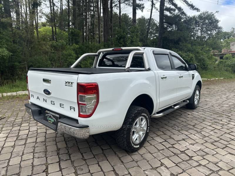 FORD - RANGER - 2015/2016 - Branca - R$ 96.900,00
