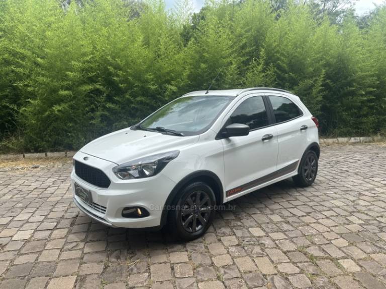 FORD - KA - 2017/2018 - Branca - R$ 49.900,00