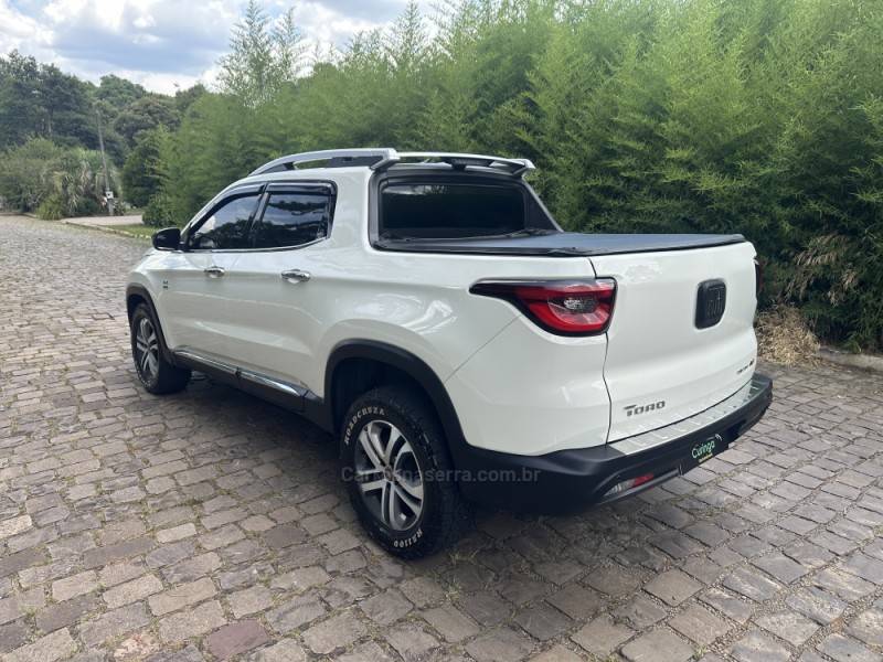 FIAT - TORO - 2018/2018 - Branca - R$ 98.900,00