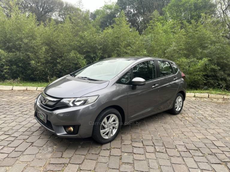 HONDA - FIT - 2014/2015 - Cinza - R$ 64.900,00