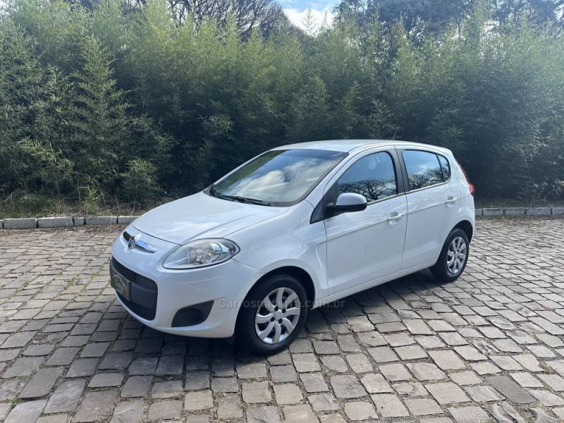FIAT - PALIO - 2016/2016 - Branca - R$ 42.900,00