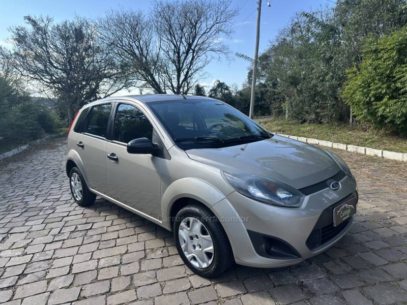 FORD - FIESTA - 2012/2013 - Prata - R$ 30.900,00