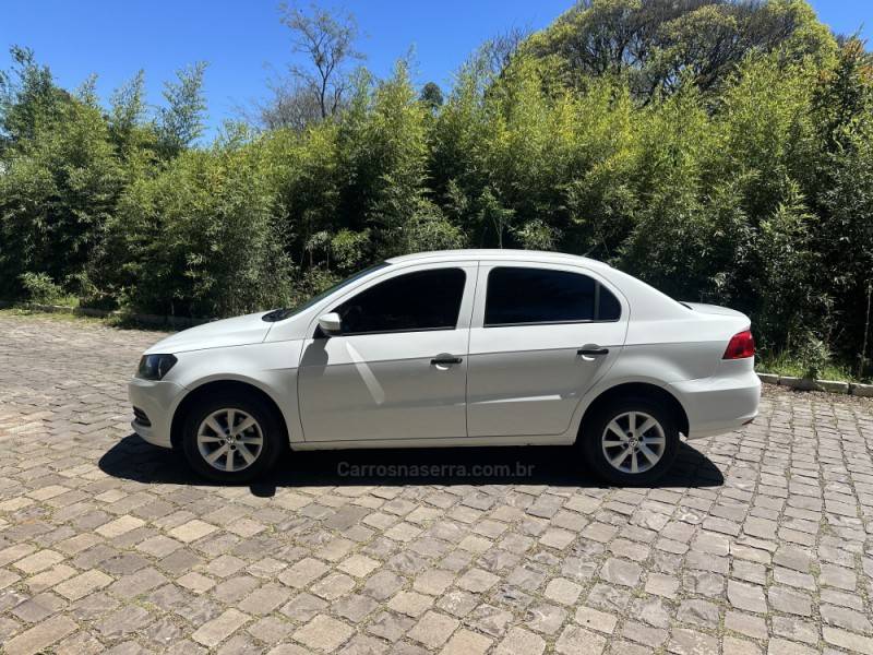 VOLKSWAGEN - VOYAGE - 2014/2015 - Branca - R$ 41.900,00
