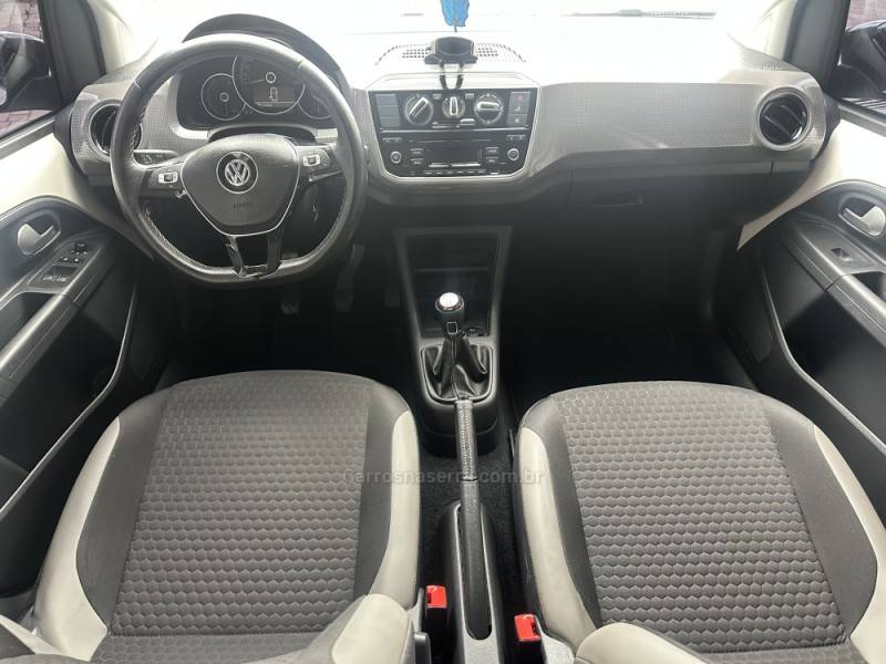 VOLKSWAGEN - UP - 2018/2018 - Branca - R$ 62.900,00