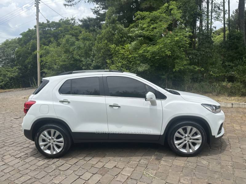 CHEVROLET - TRACKER - 2018/2018 - Branca - R$ 89.900,00