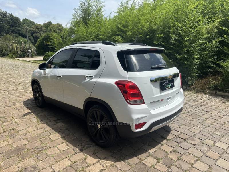 CHEVROLET - TRACKER - 2018/2019 - Branca - R$ 93.900,00
