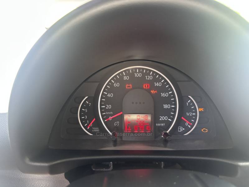 VOLKSWAGEN - FOX - 2009/2010 - Bege - R$ 29.900,00