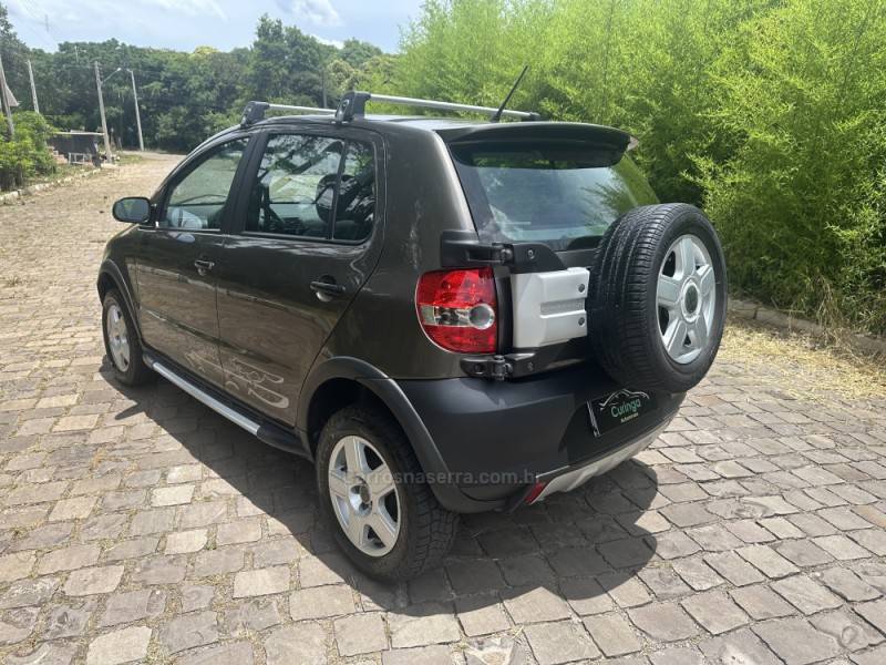 VOLKSWAGEN - CROSSFOX - 2009/2010 - Cinza - R$ 38.900,00