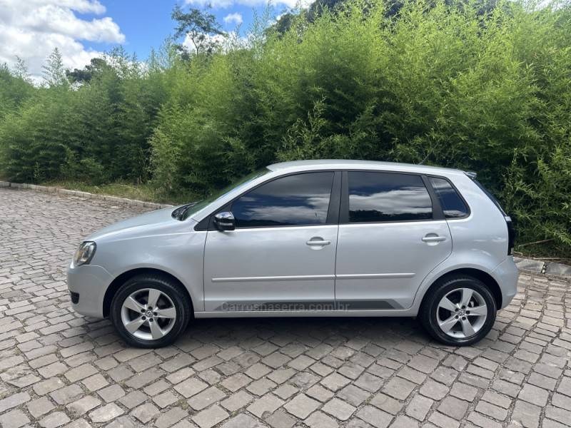 VOLKSWAGEN - POLO - 2014/2014 - Prata - R$ 47.900,00