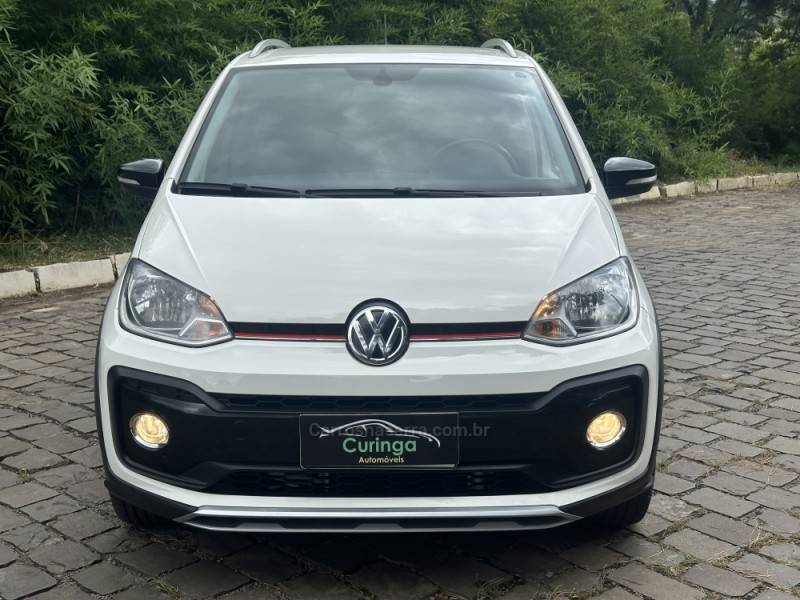 VOLKSWAGEN - UP - 2018/2018 - Branca - R$ 62.900,00